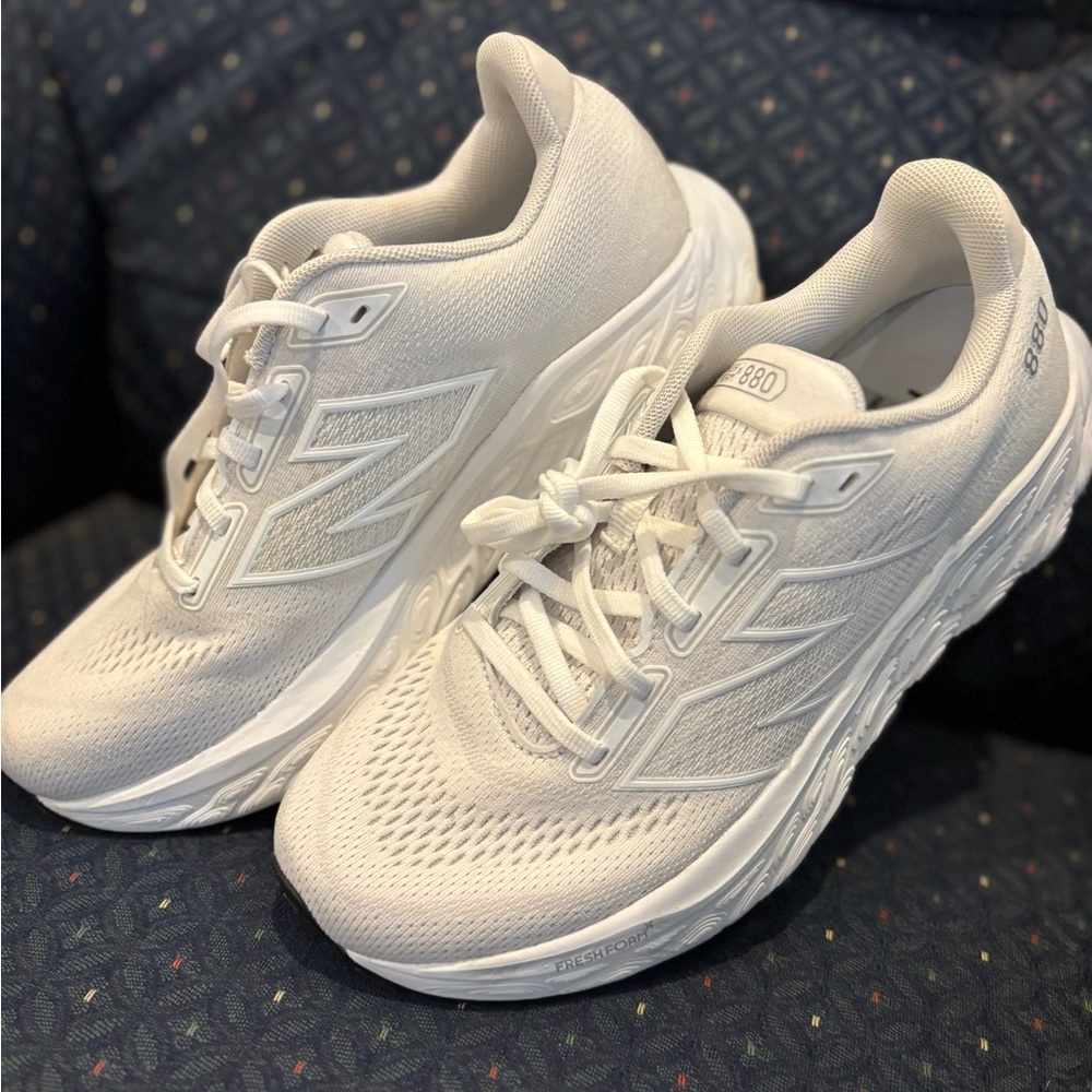 New Balance women’s fresh foam 880 v14 sneakers brand new never worn. Size 9B - Picture 5 of 10